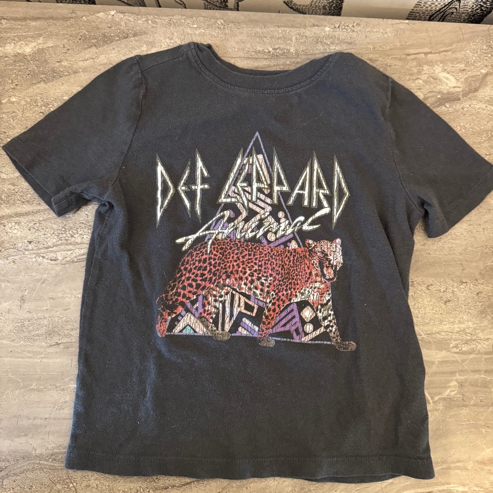 Old navy Def Leopard  t shirt 3T